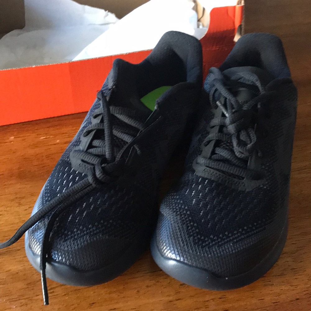 Boys Nike free run